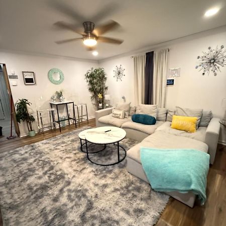 אטלנטיק סיטי Stylish Cozy Quiet Family Retreat And Romantic Getaway Sleeps Up To 7 With Fast Wifi, Free Parking, Work Station, Alexa Enabled, Fenced In Backyard For Pets Grill Party Patio, Porch, Beach, Canal, Stadium,Boardwalk Restaurants, And Much More! מראה חיצוני תמונה