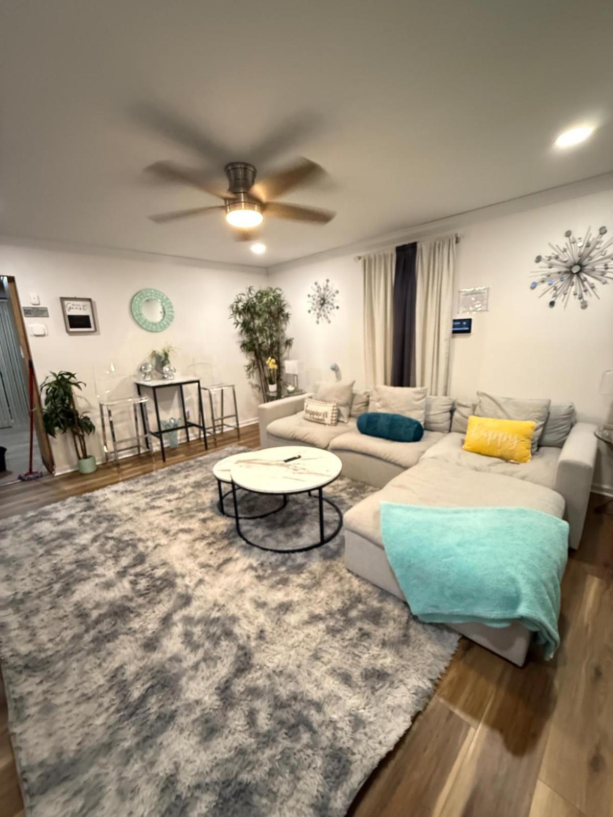 אטלנטיק סיטי Stylish Cozy Quiet Family Retreat And Romantic Getaway Sleeps Up To 7 With Fast Wifi, Free Parking, Work Station, Alexa Enabled, Fenced In Backyard For Pets Grill Party Patio, Porch, Beach, Canal, Stadium,Boardwalk Restaurants, And Much More! מראה חיצוני תמונה